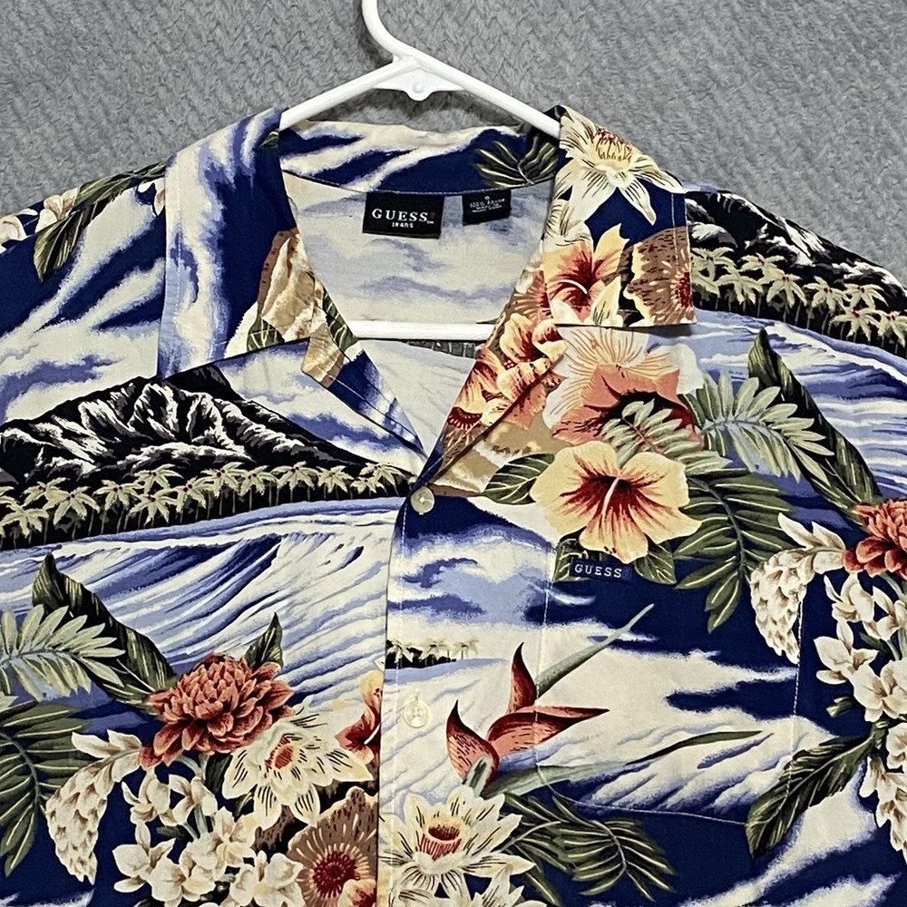 Vintage GUESS Jeans Shirt Mens S Small USA Diamond Head‎ Hibiscus Hawaiian Rayon
